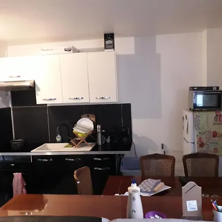 Apartamento Chambre privée dans une colocation calme